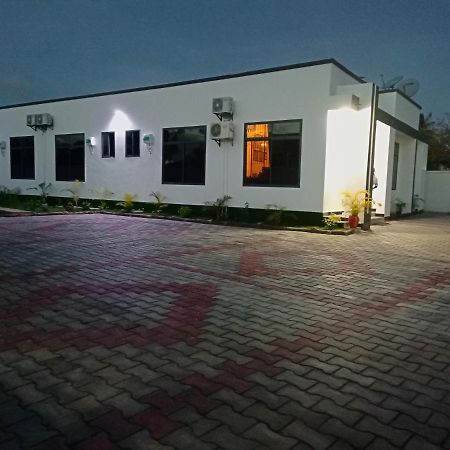 Chibuba Airport Accommodation Dar es Salaam Eksteriør billede