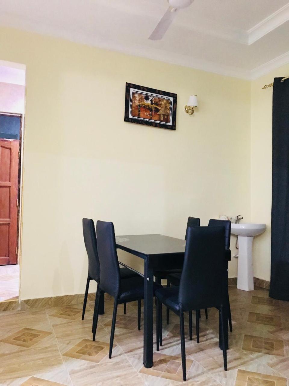 Chibuba Airport Accommodation Dar es Salaam Eksteriør billede